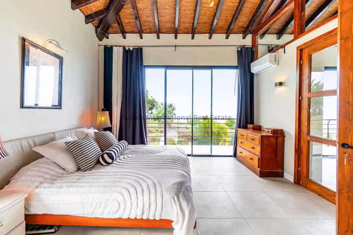 Image No.14-5 Bed Villa for sale