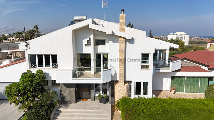 Image No.6-5 Bed Villa for sale