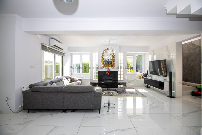 Image No.10-5 Bed Villa for sale