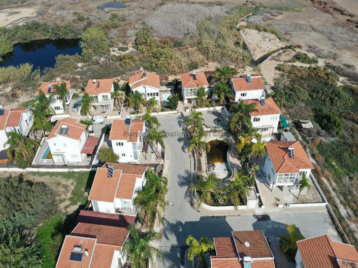 Image No.1-3 Bed Villa for sale