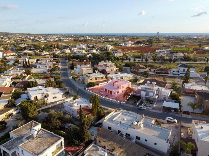 Image No.10-3 Bed House for sale