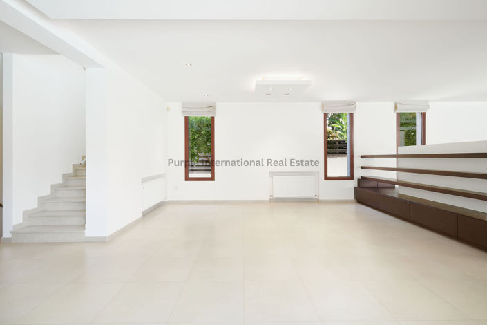 Image No.13-6 Bed Villa for sale