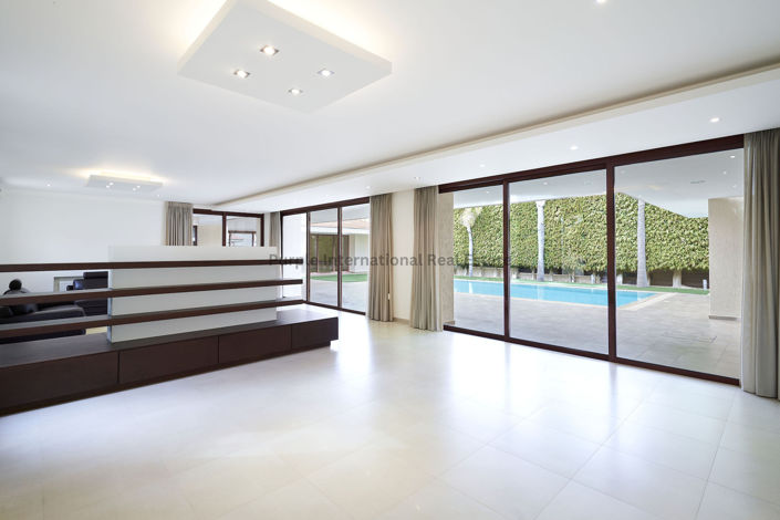 Image No.18-6 Bed Villa for sale