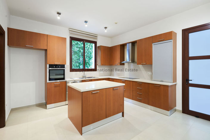 Image No.6-6 Bed Villa for sale