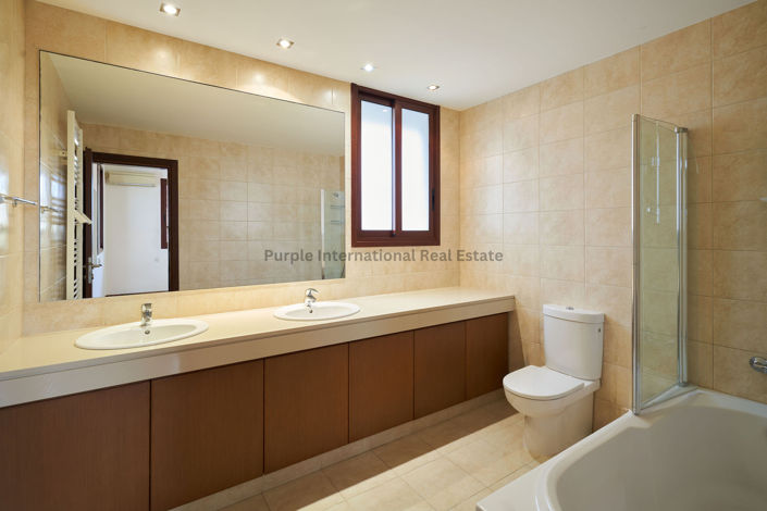 Image No.9-6 Bed Villa for sale