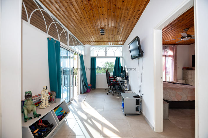 Image No.19-3 Bed House for sale