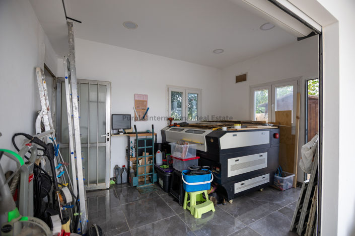 Image No.34-3 Bed House for sale