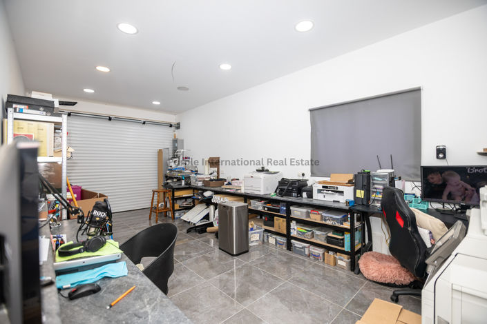 Image No.35-3 Bed House for sale