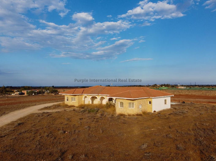 Image No.7-4 Bed House for sale