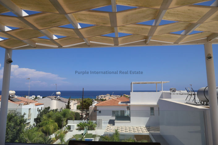 Image No.2-Villa de 4 chambres à vendre à Famagusta