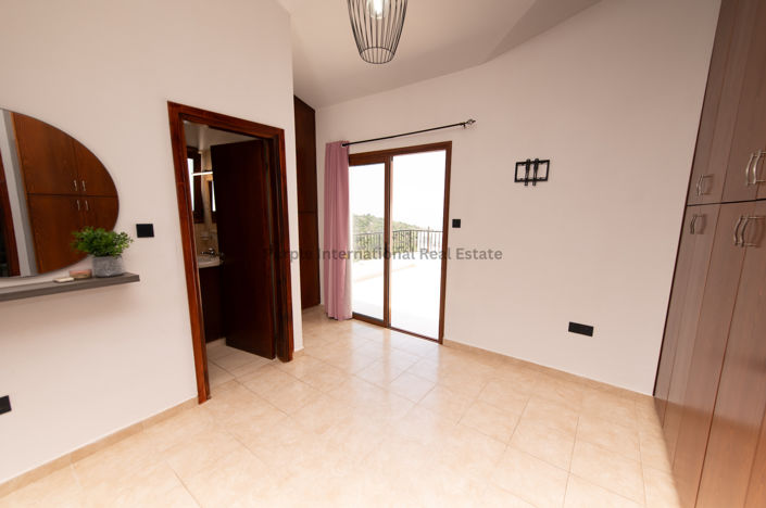 Image No.37-4 Bed Villa for sale