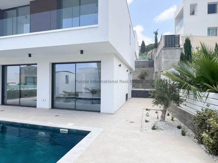 Image No.18-3 Bed Villa for sale