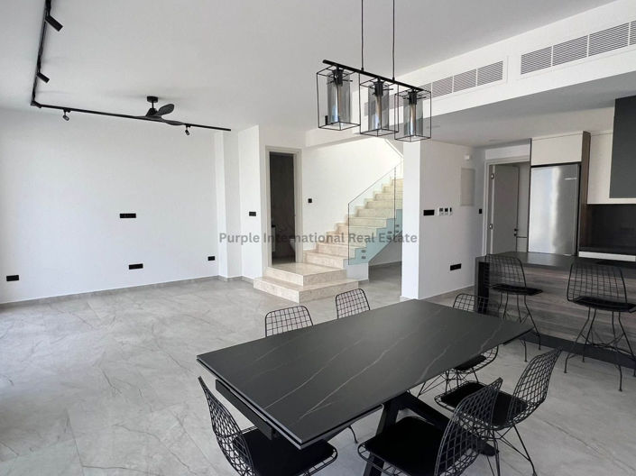 Image No.2-3 Bed Villa for sale