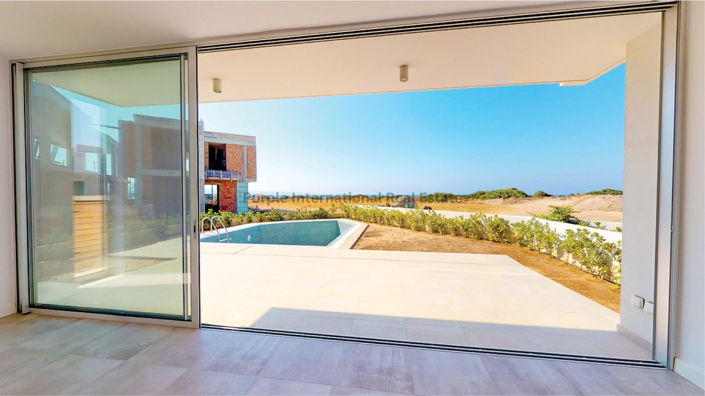 Image No.4-Villa de 4 chambres à vendre à Coral Bay