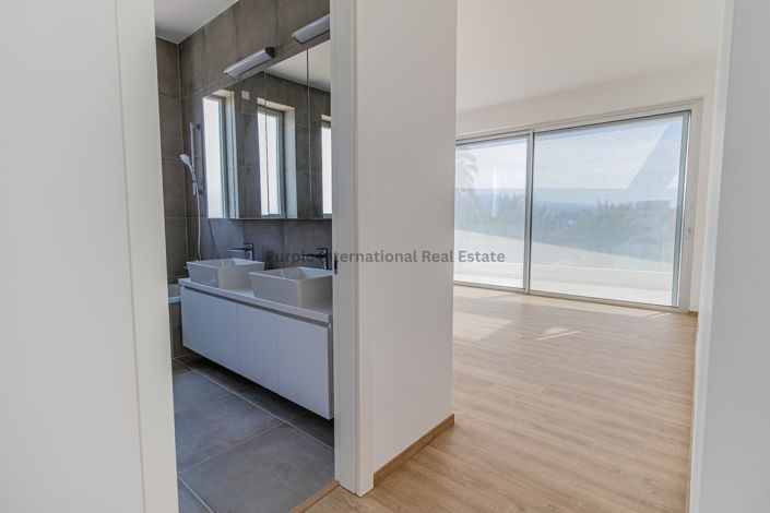 Image No.6-4 Bed Villa for sale