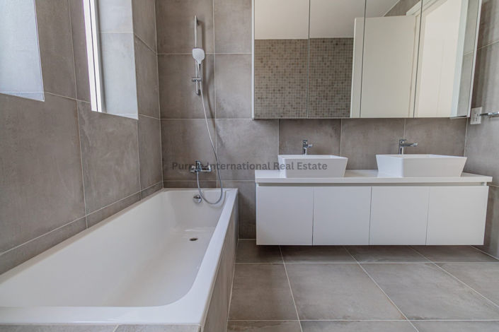 Image No.7-4 Bed Villa for sale