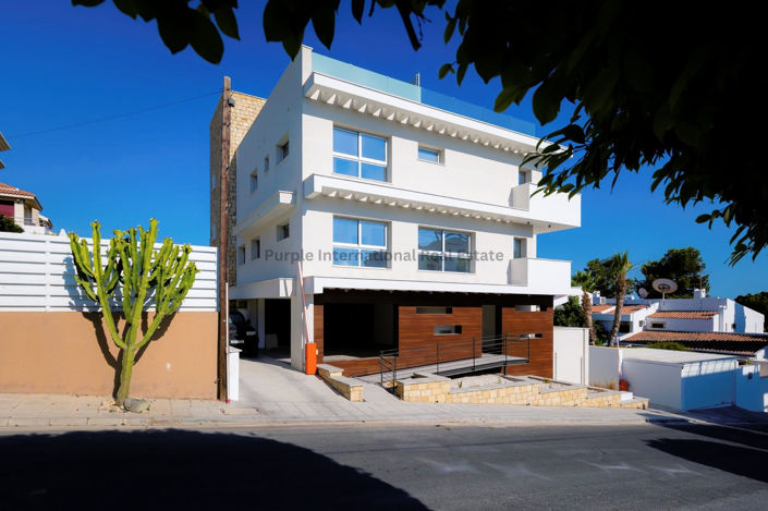 Image No.24-2 Bed Apartment for sale