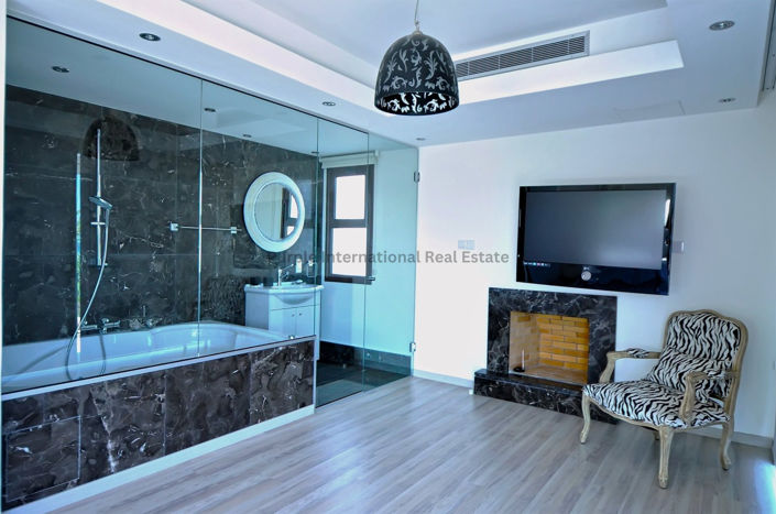 Image No.13-5 Bed Villa for sale