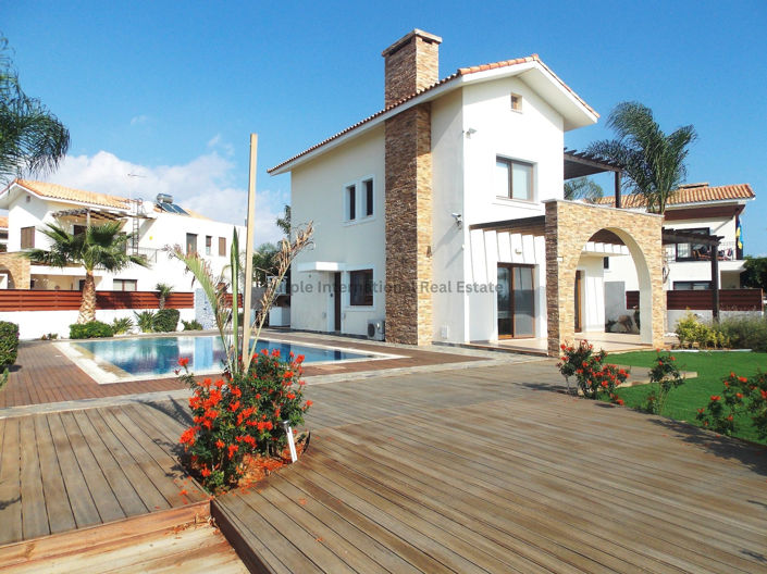 Image No.45-5 Bed Villa for sale