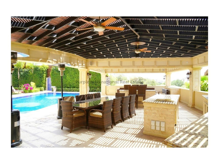 Image No.13-Villa de 5 chambres à vendre à Agios Tychonas