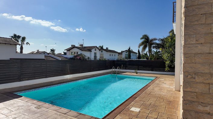 Image No.12-3 Bed House for sale