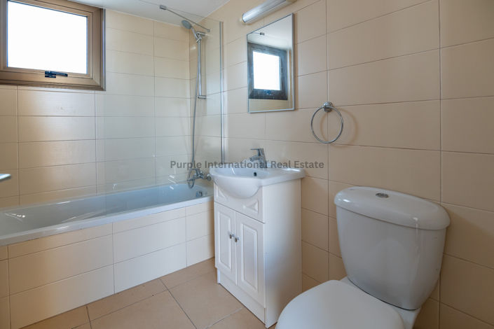 Image No.18-3 Bed House for sale