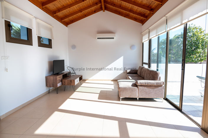 Image No.7-3 Bed House for sale