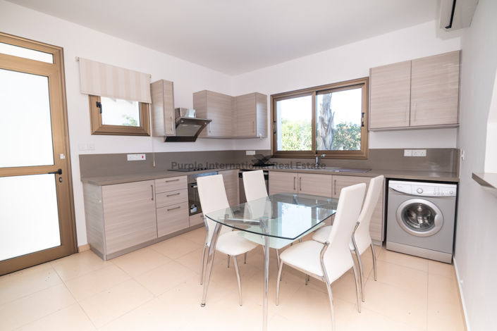 Image No.8-3 Bed House for sale