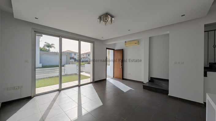 Image No.8-3 Bed House for sale