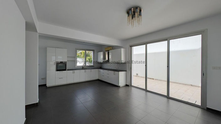 Image No.9-3 Bed House for sale