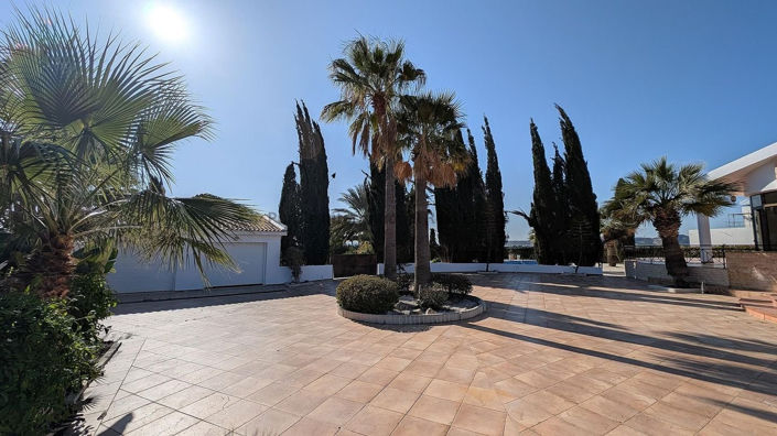 Image No.10-5 Bed House for sale