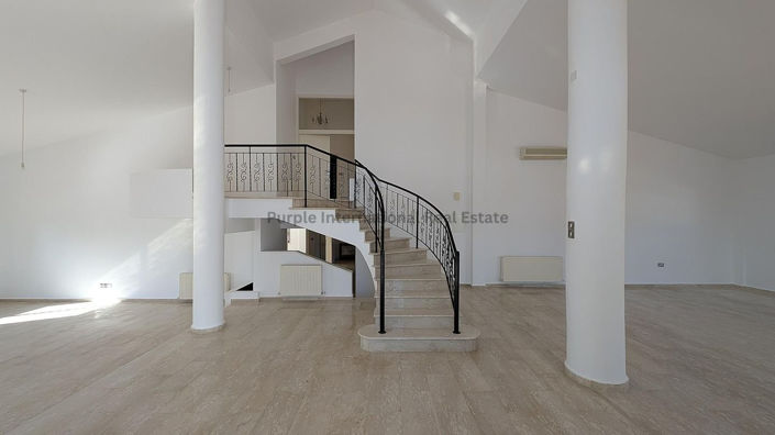 Image No.12-5 Bed House for sale