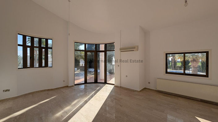 Image No.17-5 Bed House for sale
