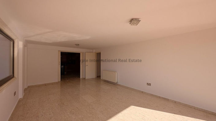 Image No.22-5 Bed House for sale