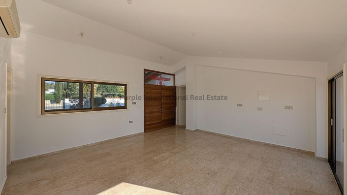 Image No.27-5 Bed House for sale