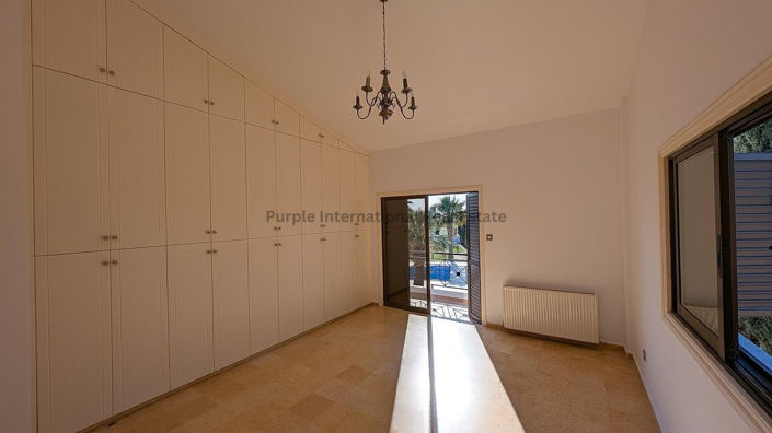 Image No.31-5 Bed House for sale