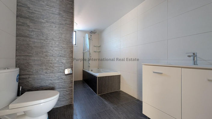 Image No.34-5 Bed House for sale