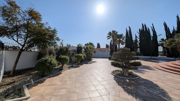 Image No.46-5 Bed House for sale