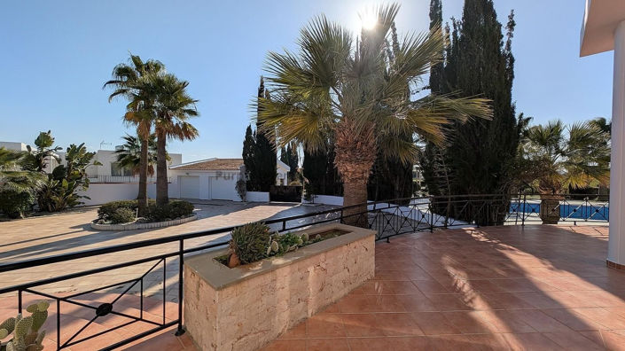 Image No.50-5 Bed House for sale