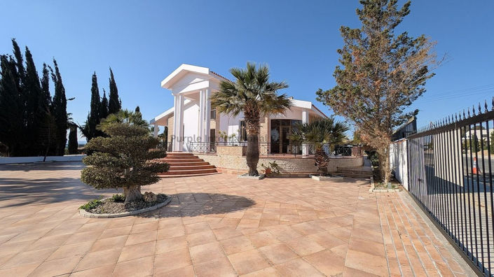 Image No.7-5 Bed House for sale