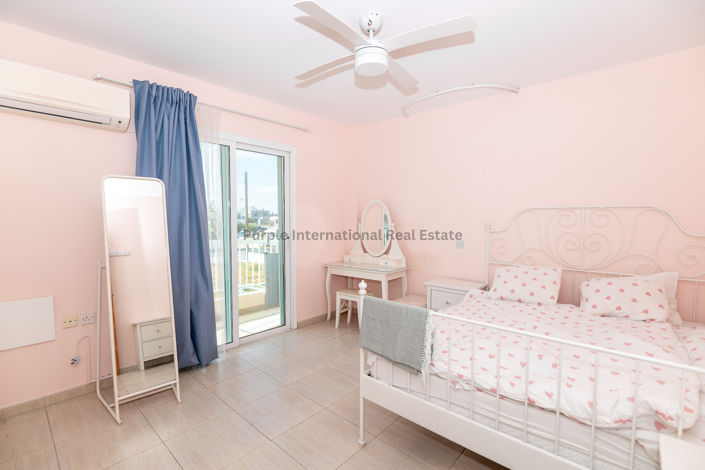 Image No.12-3 Bed Apartment for sale