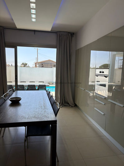 Image No.4-Villa de 4 chambres à vendre à Dromolaxia