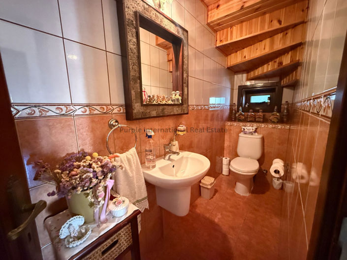 Image No.17-5 Bed House for sale