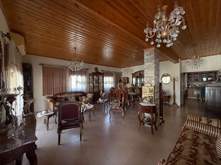 Image No.18-5 Bed House for sale