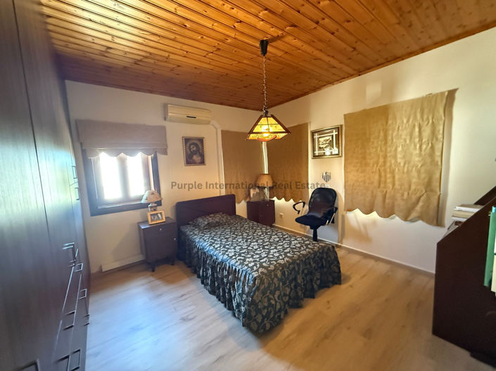 Image No.20-5 Bed House for sale