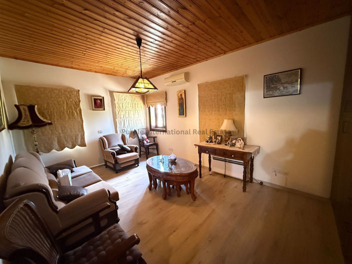 Image No.24-5 Bed House for sale