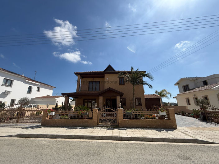 Image No.4-5 Bed House for sale