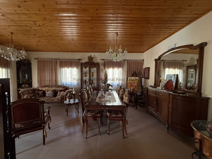 Image No.7-5 Bed House for sale