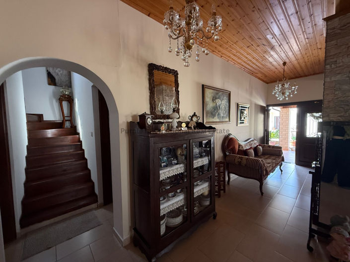 Image No.8-5 Bed House for sale