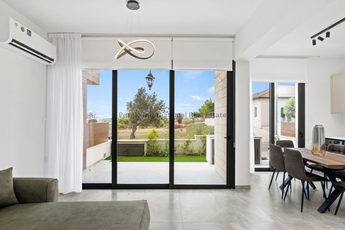 Image No.5-2 Bed Townhouse for sale